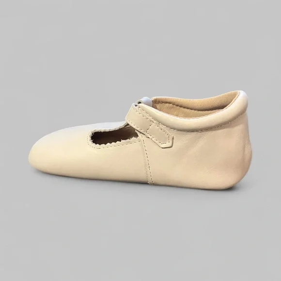 “Little Love Bug”Classic Cream Kids Shoes - Picture 6 of 9